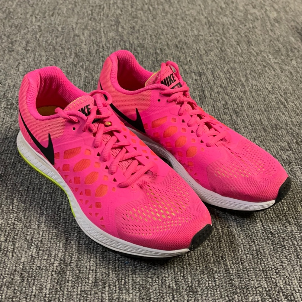 Hot Pink Nike Pegasus 31 Running Shoes Size 9.5